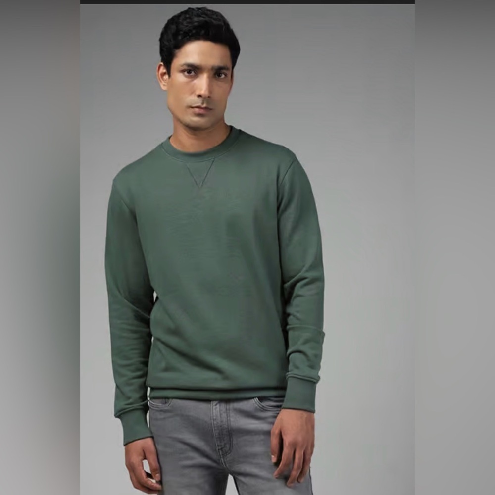 WES Relaxed Fit Solid Green Sweatshirt , size Large